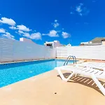 Nice Apartment With Wifi And Pool